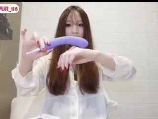 (IG: @wuwur_0217) DIY Toilet Play with Dildo... #Hyphy #LOVENSE