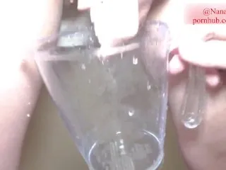 熱情的！可愛い女の子に強制乳脂！大量潮吹き体液！
