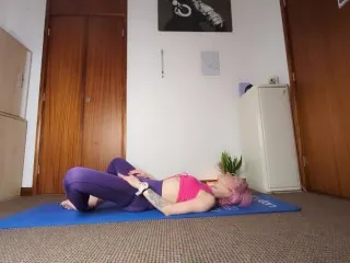 Kinky Yoga: Manyvids Kitty Goes Wild