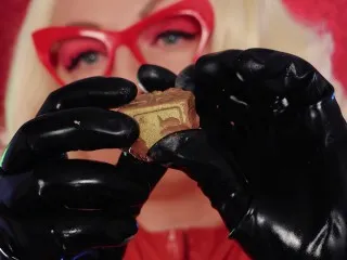 Arya Grander's Close-Up Choco Mukbang ASMR - Latex, Mouth Fetish