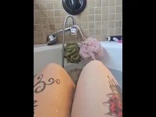 Thick White Girl Bath Tube Hardcore