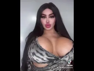 Giant Silicone Busts: 2000cc Bimbodoll