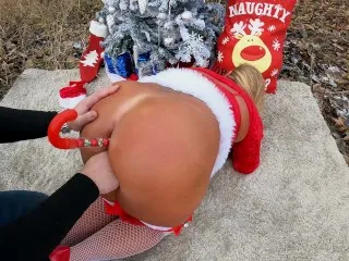 Mrs. Claus Masturbates Outdoors! Hiker's Holiday Surprise