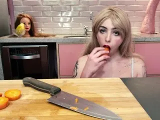 MilfBarbieSexWithVeggiesKnifePlay