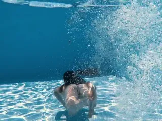 Underwater Sexy Gymnastics - Fernanda Releve