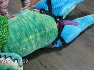 Seattle Ganjagoddess' Big Titty Dino Blow Job - Furry BBW Strapon Fucks Weird Hair