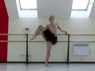 Petite Blonde Dora Tornaszkova Flexible Action