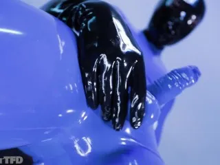 Teasing with Latex: Intense Rubber Sheath Action