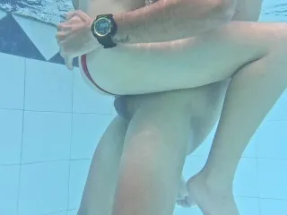 Foreign Couple Banged in Public Pool