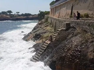 Public Strip Tease on Tourist Trail