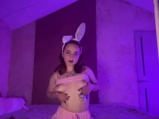 Sexy Bunny Tits Display💥