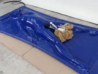 Zentai Vacuum Play on Bed