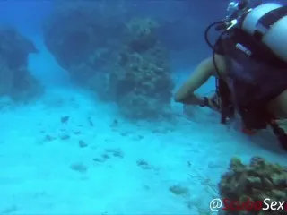 Scuba Sex: Couple Undressed Underwater