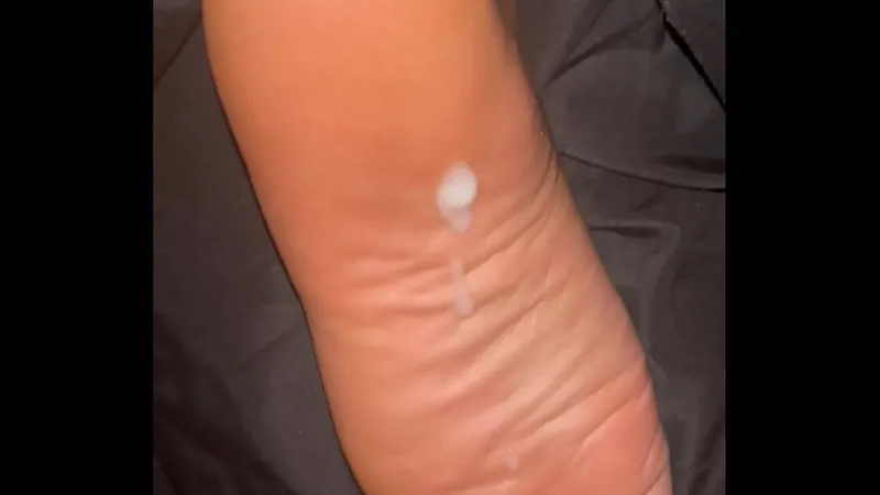 Skeet on Feet Again - intense footjob