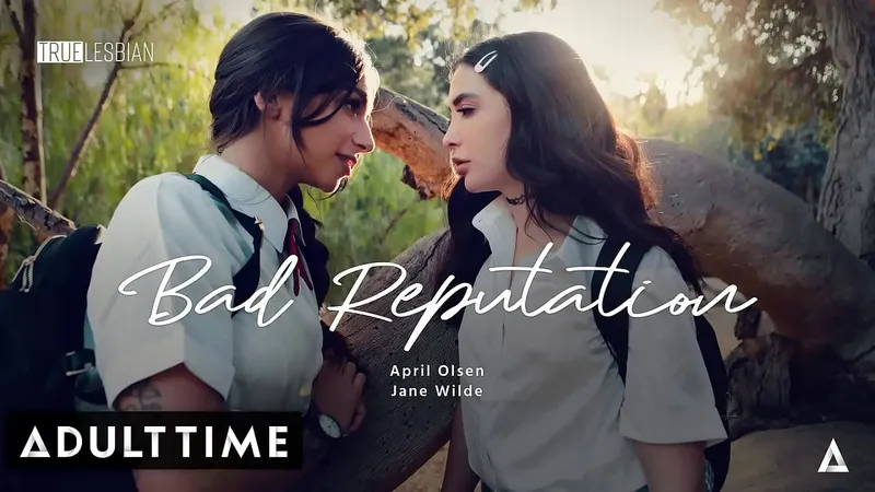 Lesbians Ditch Class, Bold Hookup