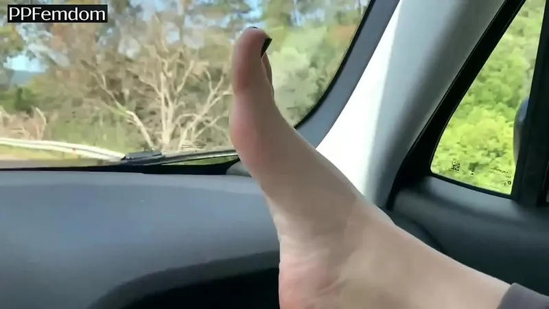 Black Toenail Polish Foot Fetish - YOung Princesse Sofi POV