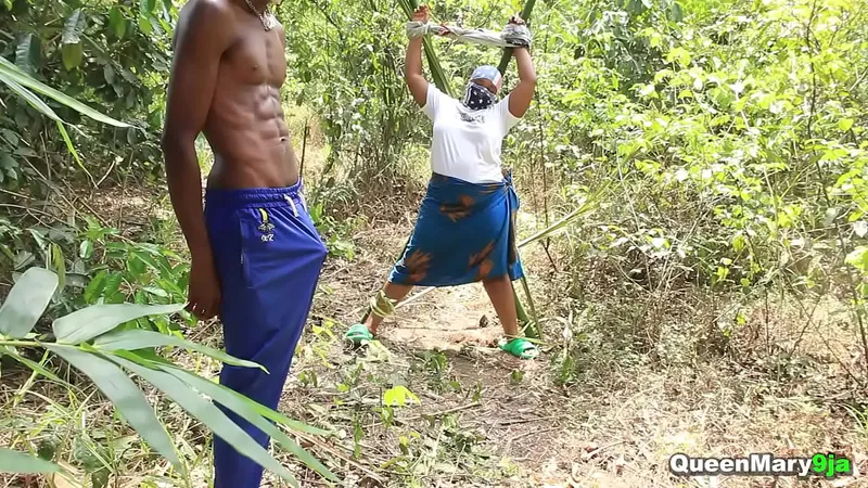 Intense Bamboo Split Action