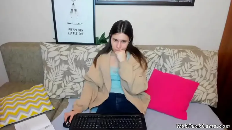 Teen Brunette Amateur's Remote-Controlled Vibe Show