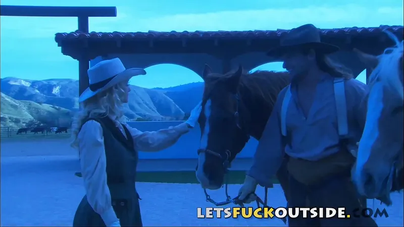 Natural Blonde Babe Outdoor Hardcore Bang