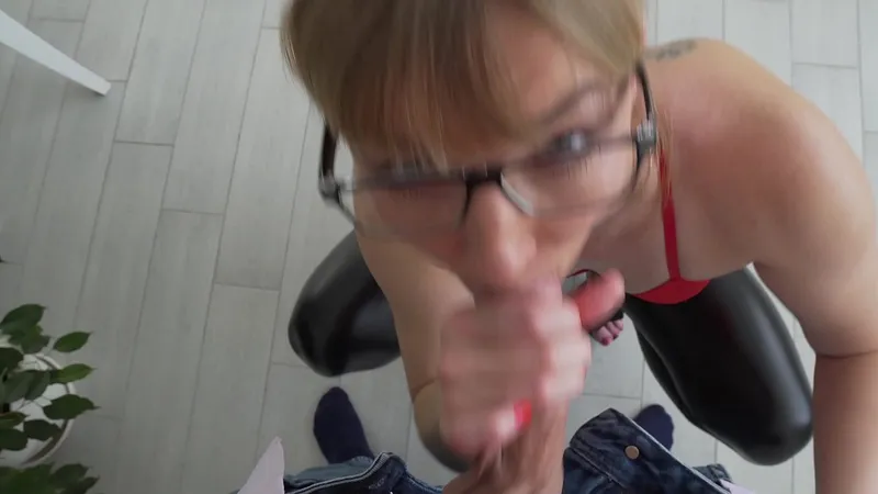 Milf Russian Hot Cums Glasses - Amateur Blowjob