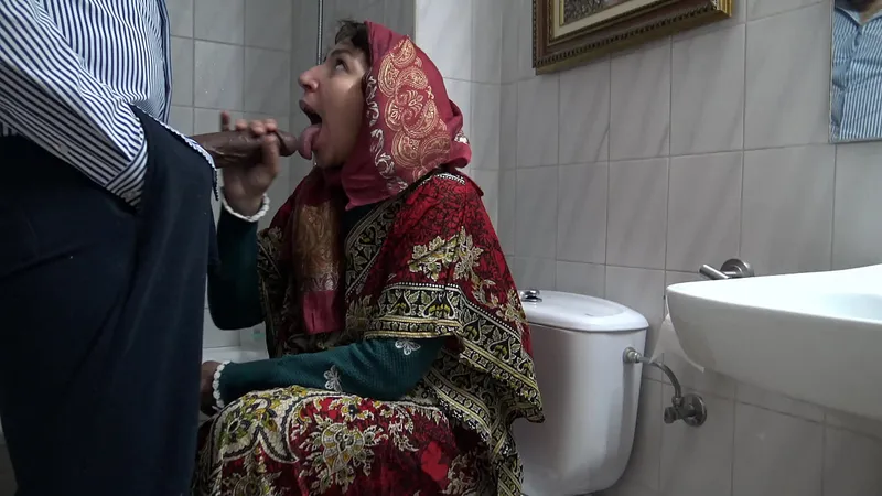 Turkish MILF Sucks Big Black Cocks in London