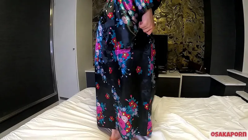 Sakura's XXX Cosplay Squirt - Hairy Asian Amateur Masturbates in Traditional Costume. Osaka Porn