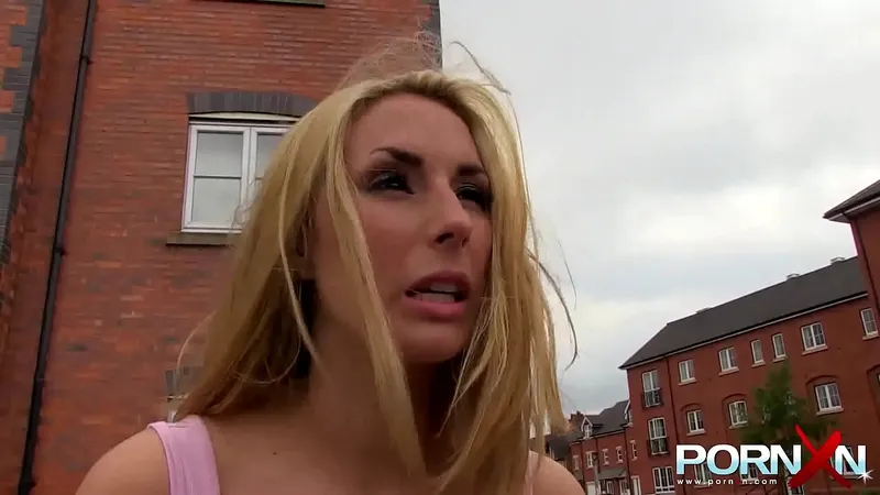Paige Turnag: Yoga Pants, Big Boobs, Public Flash & Peeing