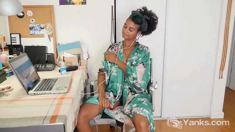 Lola Rose's Ebony Orgasm - Fingers HairPussy, Porn Watched