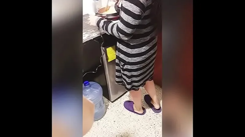 Hot Mexican MILF's Threesome: Fucking Mom & Stepdaughter Simultaneously - Amateurs #1