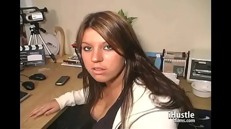 Amateur Porn Debut: Nge Shimmy Models Filming First Time