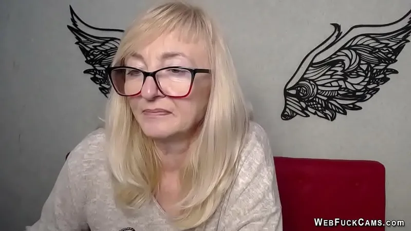 IngritSno's Gorgeous Solo Chat - Blonde MILF, Glasses, Printed Chest