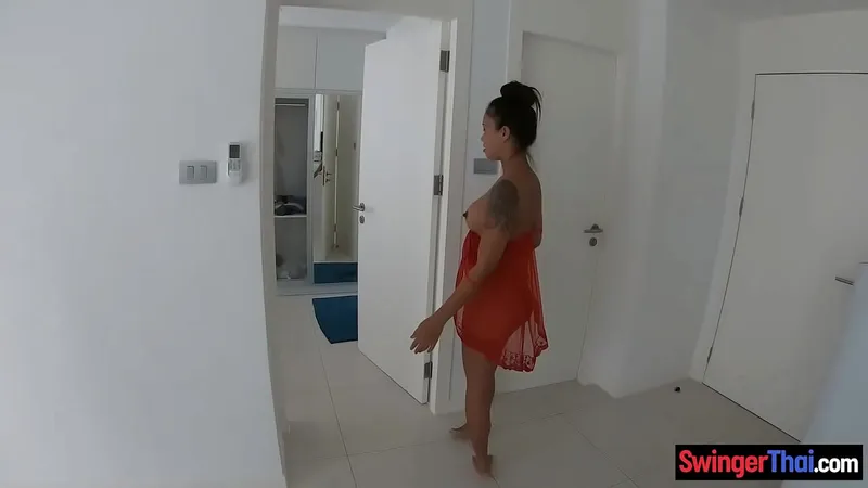Big Tits Thai Amateur: Blowjob & Kitchen Bang