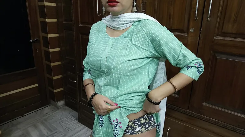 Punjabi Desi Mom's Tight Fucking - HD XXX Audio Full