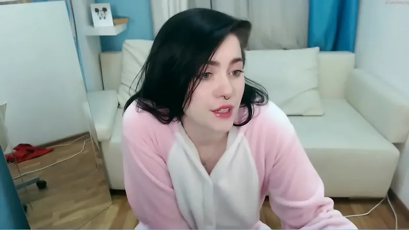 Stacy Moon Anal Fingering Live Cam Show