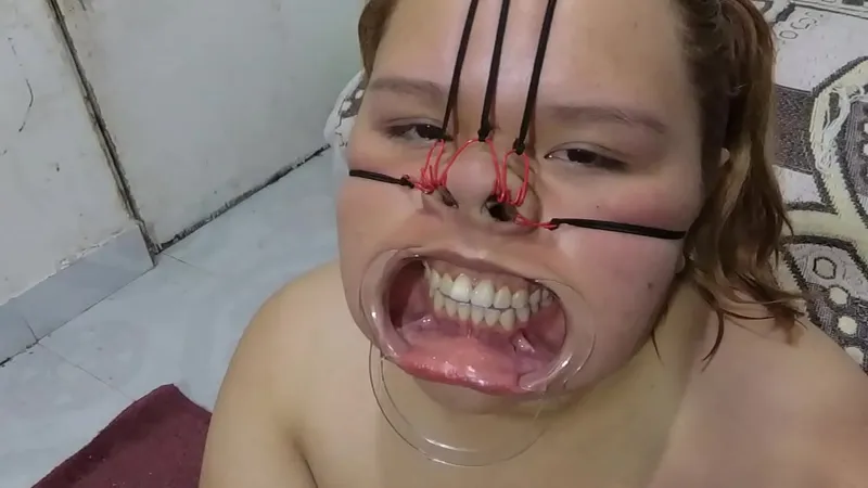 Nose hook and cum on her face