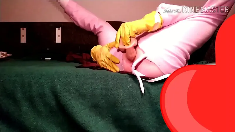 Miss Pigfick's Long Anal Toy Play