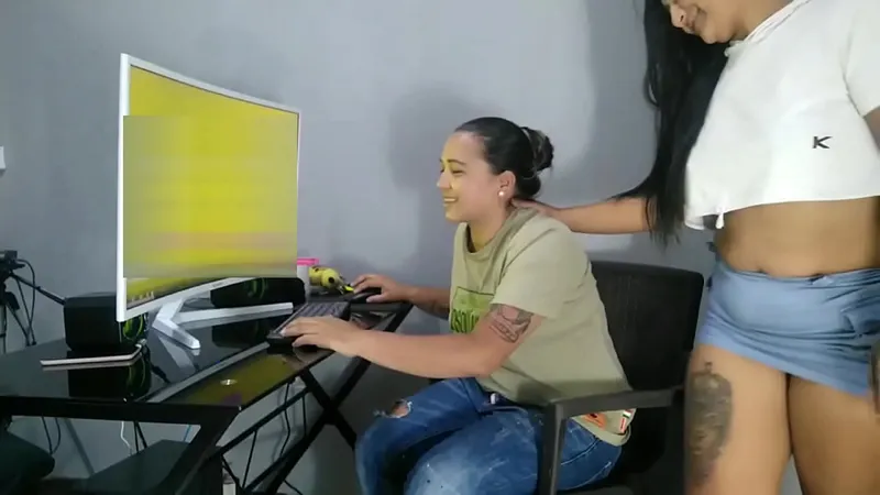 Friend Fucks Me While I Play - Pussy Licked Roughly