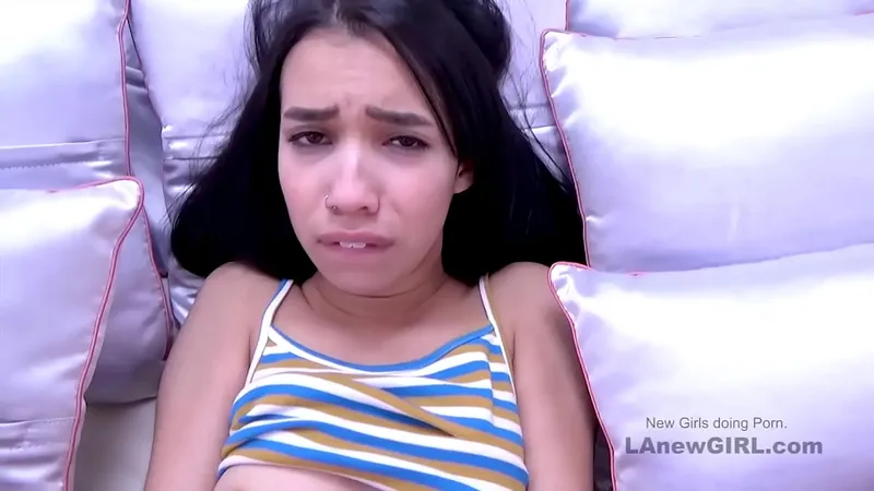 Amazing Teen GF's Intense Debut