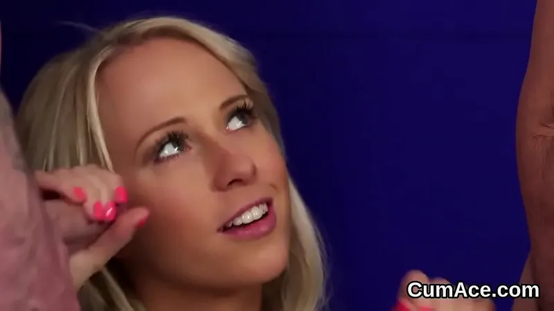 Deepthroat & Facial Cumshot - Inviting Girl