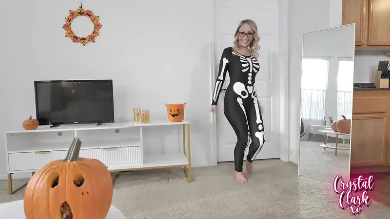 Aunt's Passionate Pumpkin Fuckfest