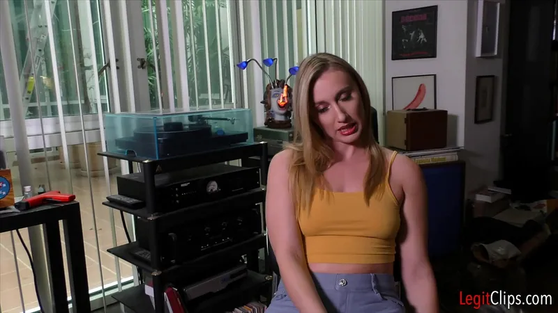 Riley Reyes' Point-Of-View Hand Job - The Cum Fetishist