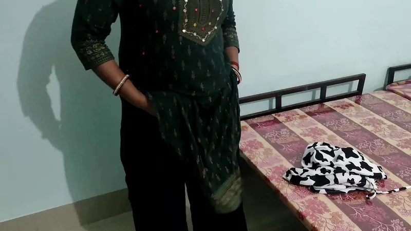 Soniya Brother's Hindi Audio Sex: Desi Pussy Fucking & Cumming