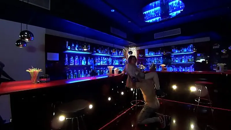 Eva Autumn, Eric Manly - VIP Luxx Bar Cunnilingus