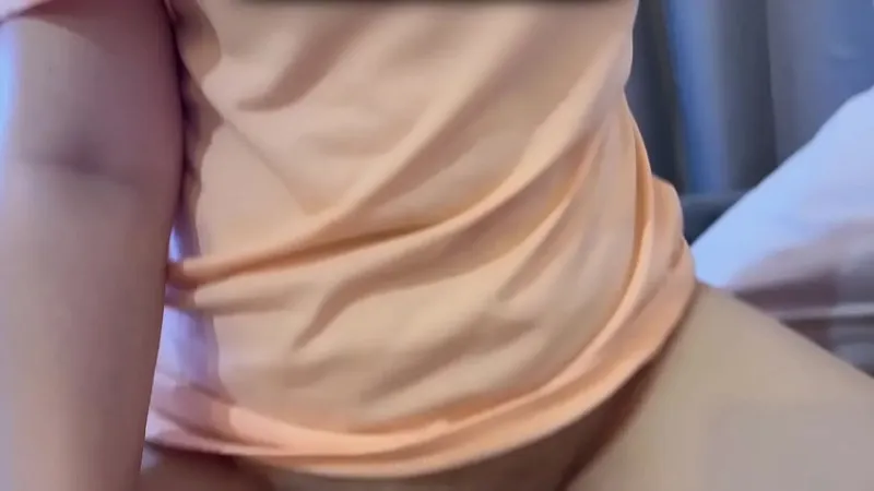 Thai Girl Blows Boyfriend -> Tight Pussy