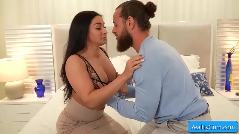 Black Haired Slut Loves Thick Cock, Juicy Orgasm