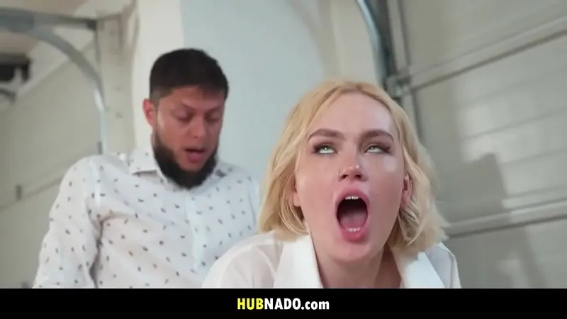 Vera Jarw, Greta Foss, Robert Gunner - Hardcore Threesome Scene
