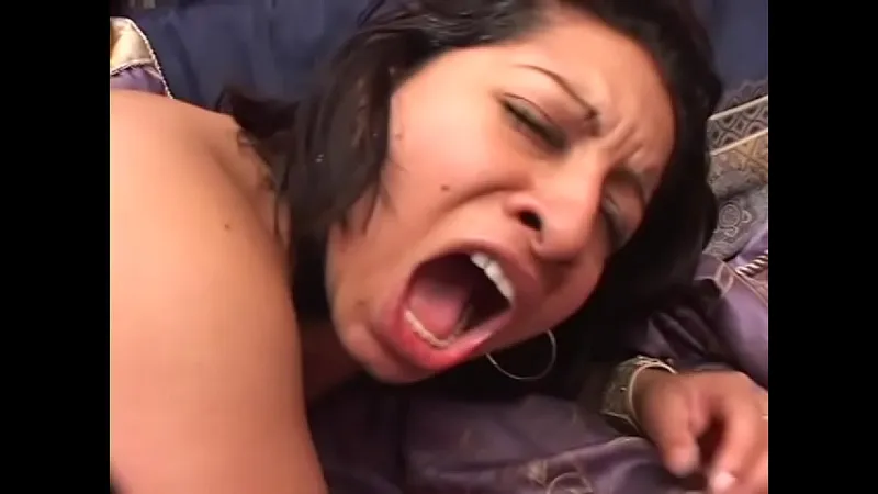 Massive Keyster Sunbabe Fucks Hard in Honduras