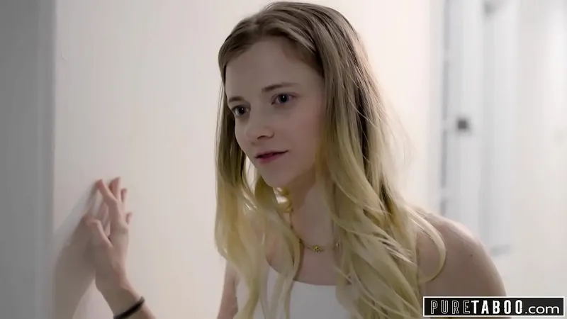 Riley Star Stepsister Fucked by Dad