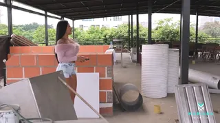 Worker with BBC fucks me on the terrace while my husband is not at home - Mariana Martix