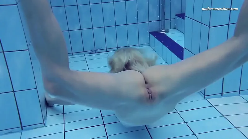 Elena Proklova - Russian Swimming Pool Orgy